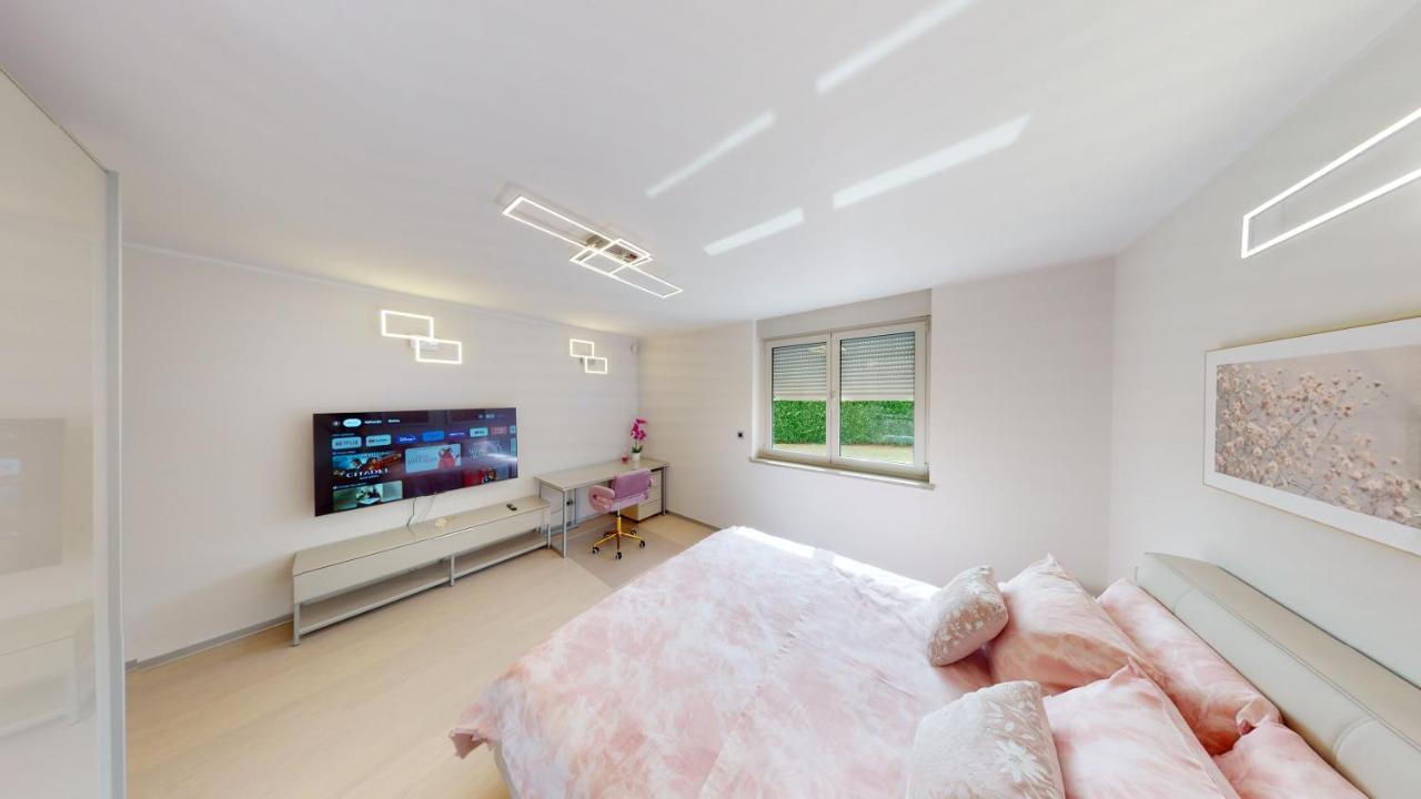 Design Apartment Emerald Viskovo Екстериор снимка